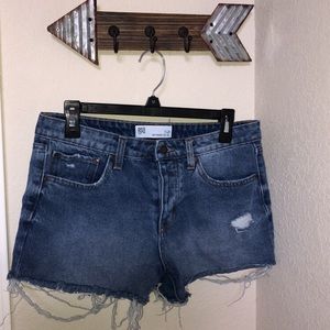 Distressed shorts size 7/w28